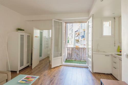 Apartamento Splendid Bright Apt With Balcony Old Port