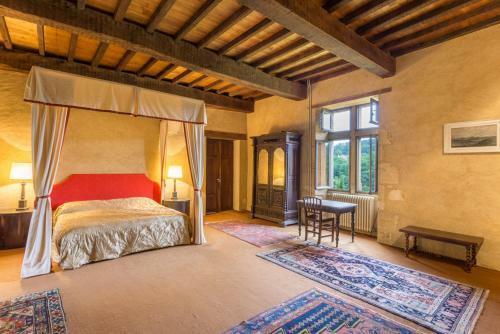 Mauzens-et-miremont Chateau Sleeps 8 Pool Wifi