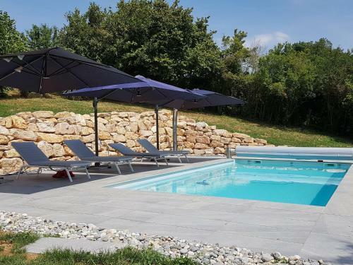 Gorgeous Holiday Home In Martigny-le-comte With Pool