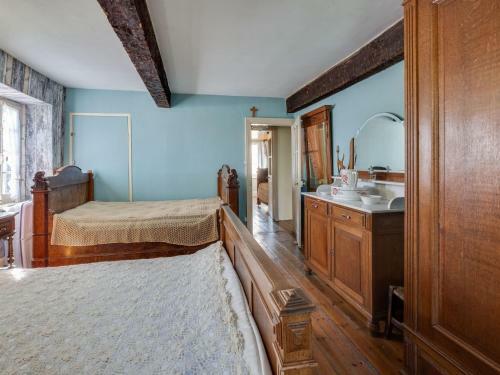 Timeless Holiday Home In Massaguel With Patio