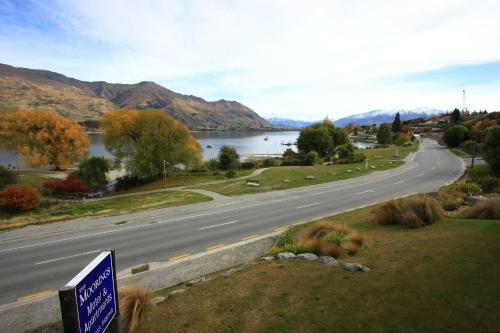 The Moorings Motel And Apartments