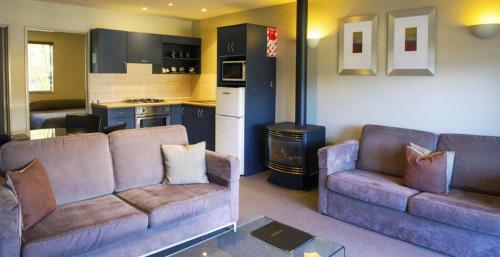 The Moorings Motel And Apartments