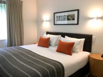 Element Escapes Luxury Apartments