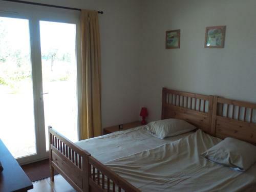 Cosy Villa In Montbrun-des-corbieres With Jacuzzi