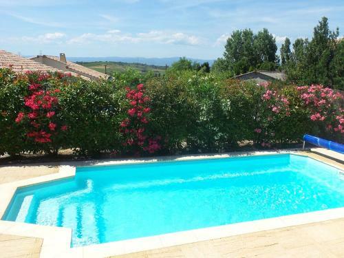 Welcoming Villa With Jacuzzi In Montburn-des-corbieres