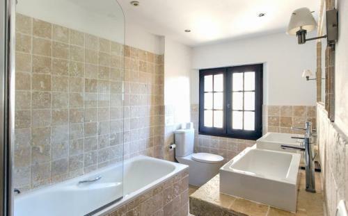 Montauroux Villa Sleeps 10 With Pool And Wifi