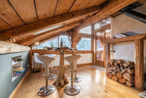 Ferme de Margot Morzine - By Emerald Stay