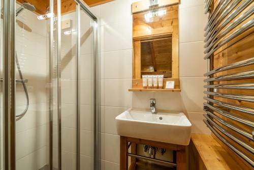 Chalet Doux Abri Morzine - By Emerald Stay