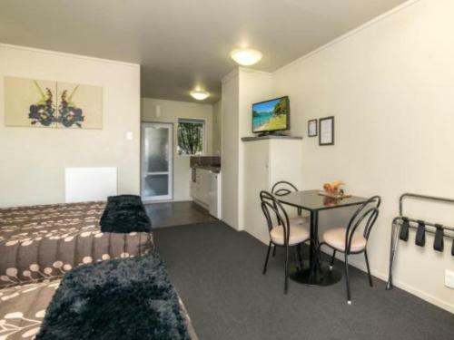 Aldan Lodge Motel