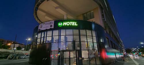 Hotel B&B H�tel Nice A�roport Arenas