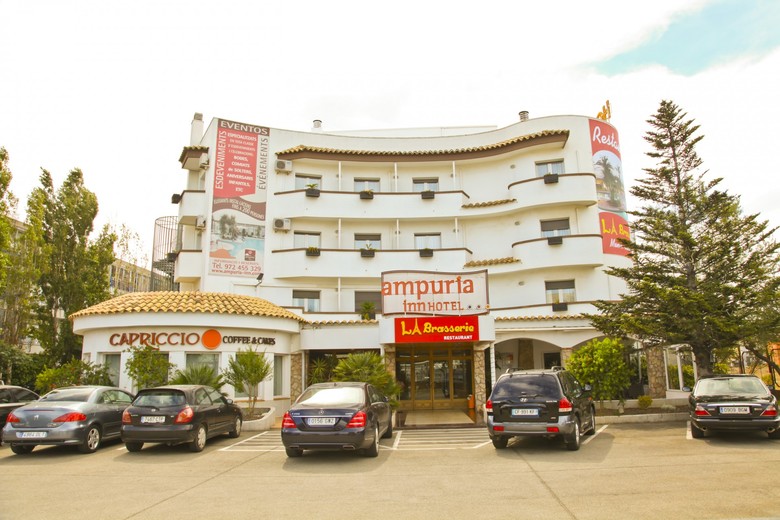 Hotel Ampuria Inn