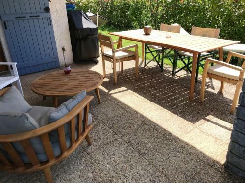 Apartment With One Bedroom In Publier With Shared Pool And Wifi