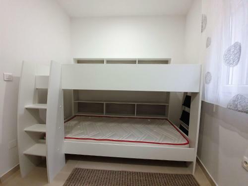 Modern Holiday Home In Puich�ric Near Kayaking, Camping
