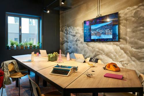 Hotel Moxy Paris Charles de Gaulle Airport