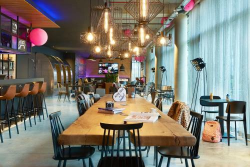 Hotel Moxy Paris Charles de Gaulle Airport