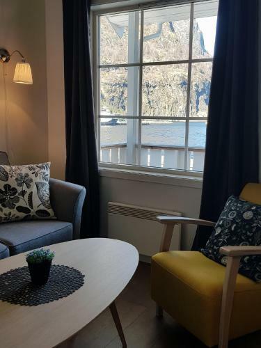 Hotel Fl�m Marina & Apartments