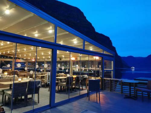 Hotel Fl�m Marina & Apartments