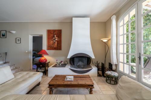 Villa Propri�t� En Bord de Mer Avec Piscine Exceptionnelle
