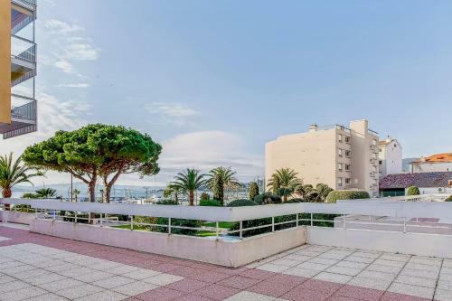 Charming Apartment Close To The Sea