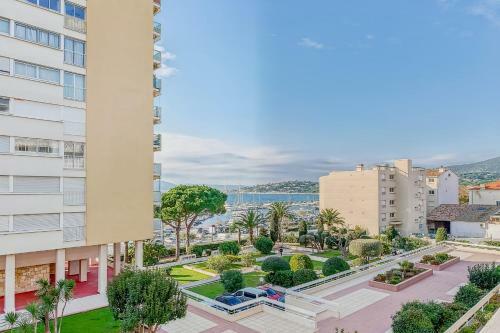 Charming Apartment Close To The Sea