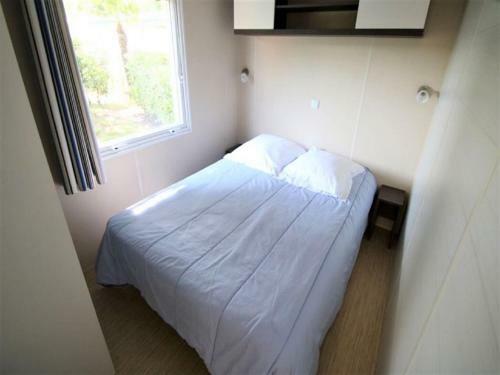 Endearing Mobile Home In Saint-jean-de-mont With Jacuzzi