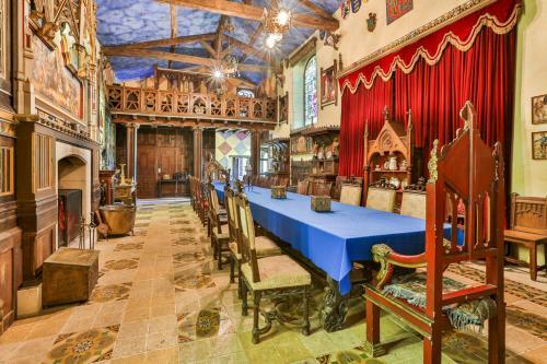 Maine D'euche Chateau Sleeps 30 Pool Wifi