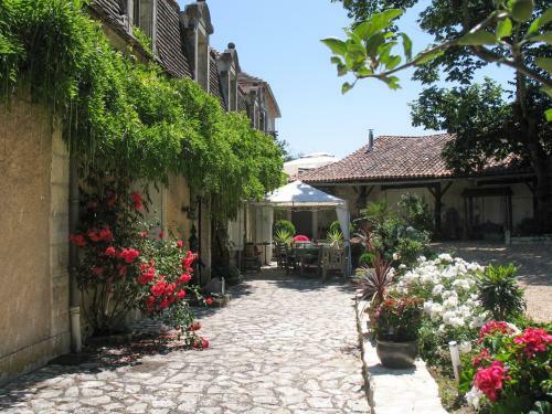 Saint-martin-de-riberac Chateau Sleeps 16 Pool Wifi