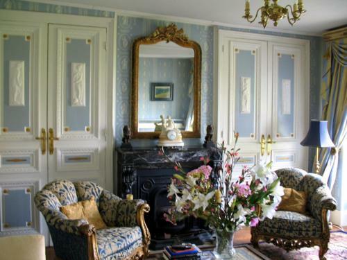 Saint-martin-de-riberac Chateau Sleeps 16 Pool Wifi