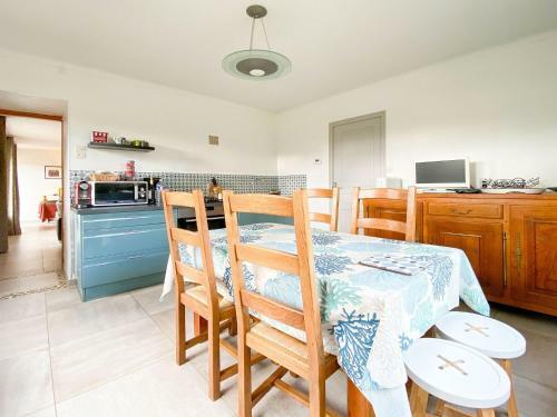 Quaint Holiday Home In Saint With Garden