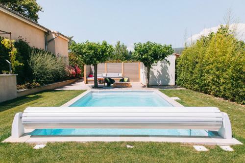 Saint-saturnin-les-apt Villa Sleeps 14 Pool Air Con