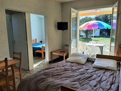 Classy Holiday Home In Saint-savinien With Sauna, Jacuzzi