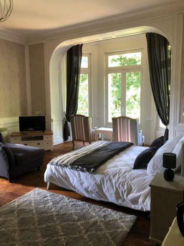 Hostal La Villa Des Pr�s Chambre Banza�
