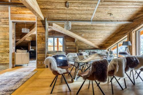 Chalet Carte Blanche Tango Charlie