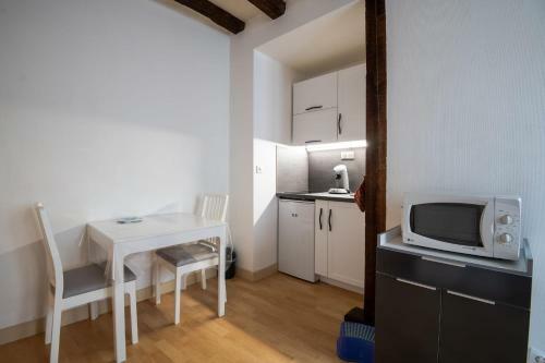 Apartamento Joli Studio � 600 M�tres de La Gare