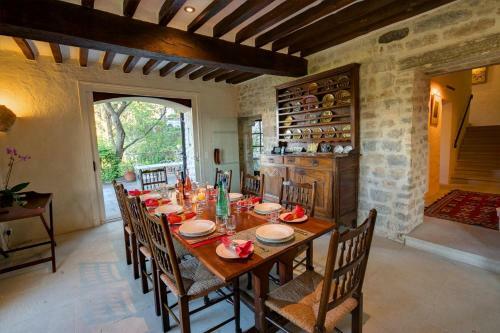 Vaison-la-romaine Villa Sleeps 9 Pool Wifi