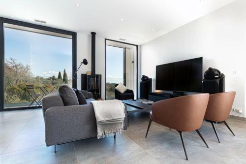 Luxury Villa In Valbonne With Pool And Garden