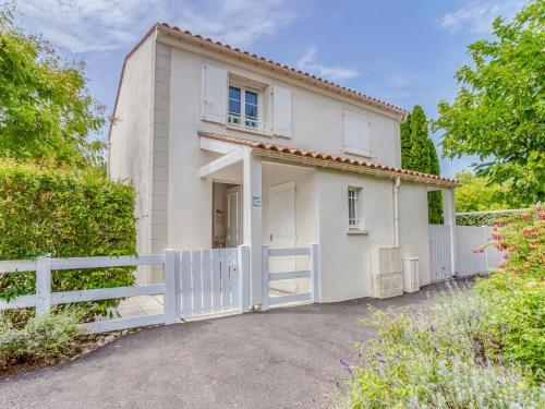 Holiday Home Les Hautes Folies-7