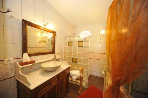 Hostal Room In Bb - Domaine de La Bellire