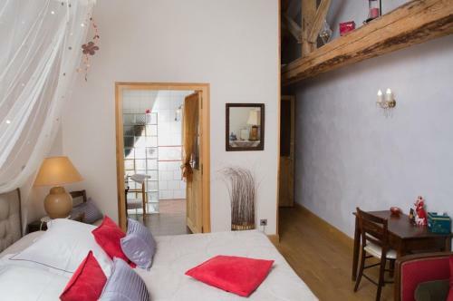 Hostal Room In Bb - Domaine de La Bellire