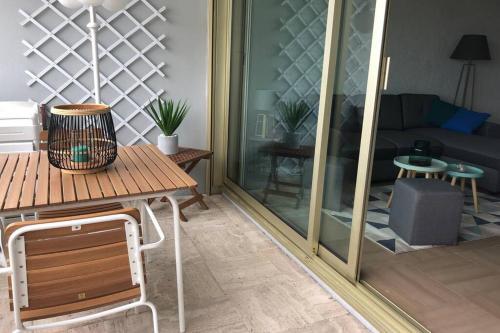 Apartamento Sea View Lovely 1 Bedroom