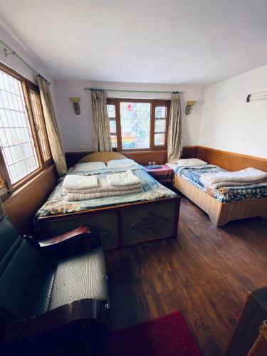 Hostal Souvenir Guest House