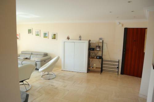 Somptueux 3 Pi�ces Vue Sur Piscine