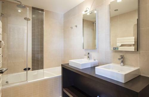 Hotel H�tel Club Mmv Les 2 Domaines