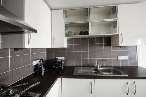 Orange Apartments - Portland Street