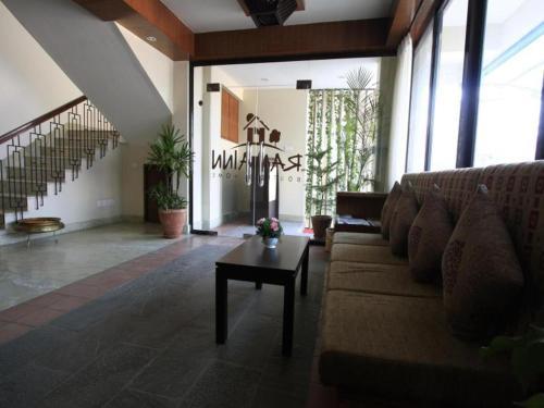 Hotel Rama Inn Boutique Home