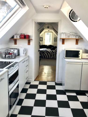Apartamento Skylight Loft - Unique Flat In Gothic Victorian Villa