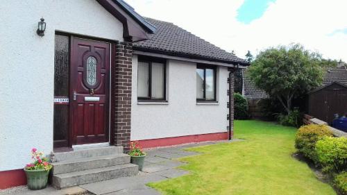 2 Bed Home With Private Garden In The Highlands