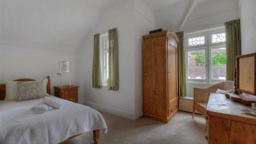 5 Belmont Terrace