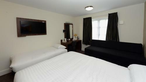 Hotel Willows, Blackburn By Marston's Inn