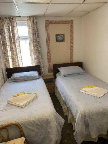 Hostal Tres Bon Hotel